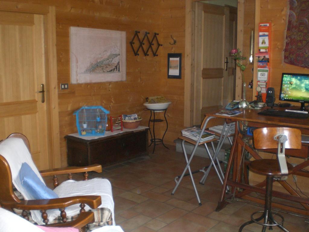 Pera Rionda Bed and Breakfast Caprie Exteriör bild
