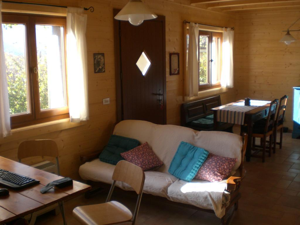 Pera Rionda Bed and Breakfast Caprie Exteriör bild