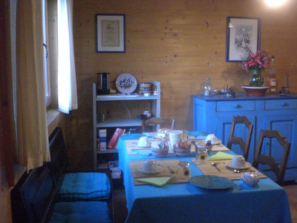 Pera Rionda Bed and Breakfast Caprie Exteriör bild